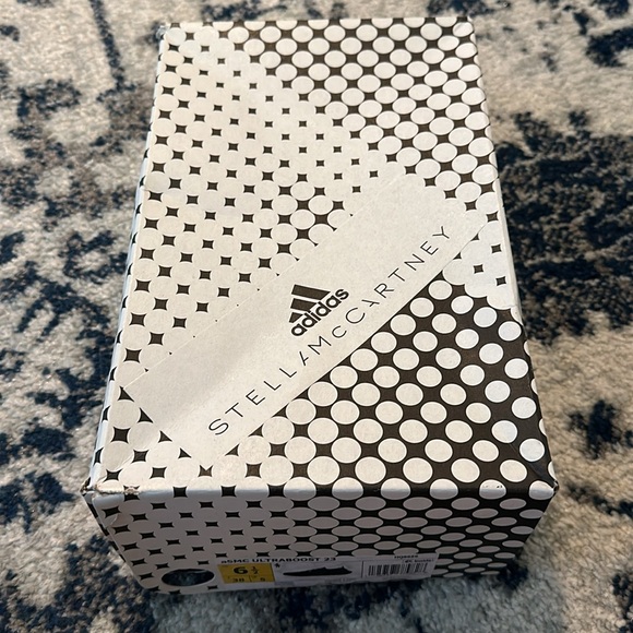 NWT Adidas Stella McCartney Ultraboost 23 - Picture 16 of 16
